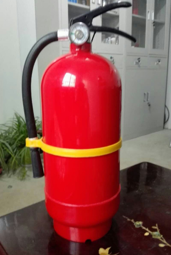 Korea fire extinguisher 3.3kg.png